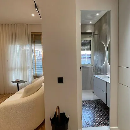 Urban Luxury Apartment *